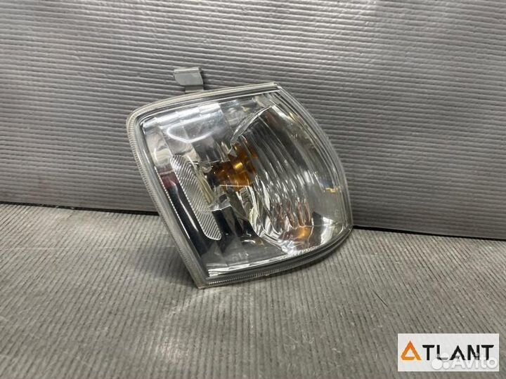 Габарит передний правый mazda demio