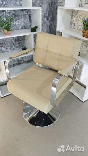 Парикмахерское кресло