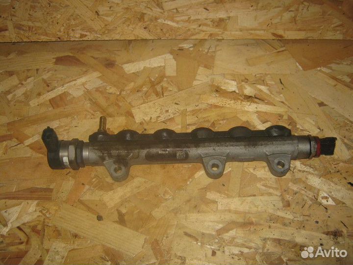 Рейка топливная (рампа) Nissan X-Trail T31