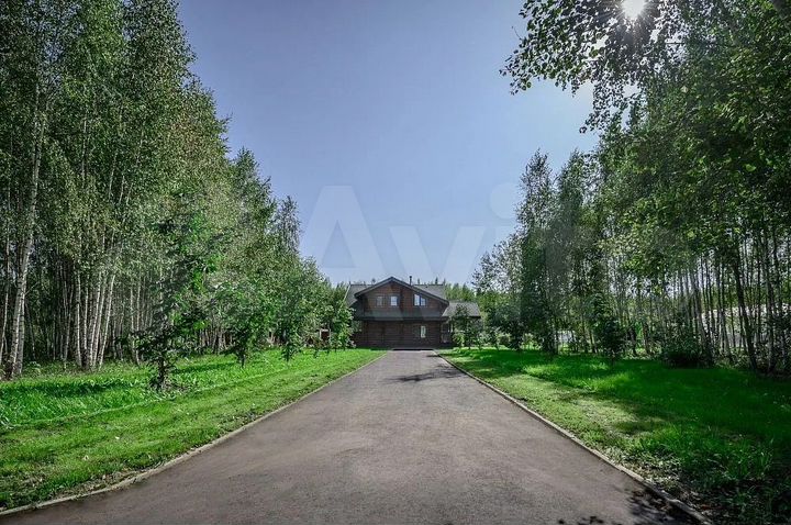 Дом 236 м² на участке 5 га