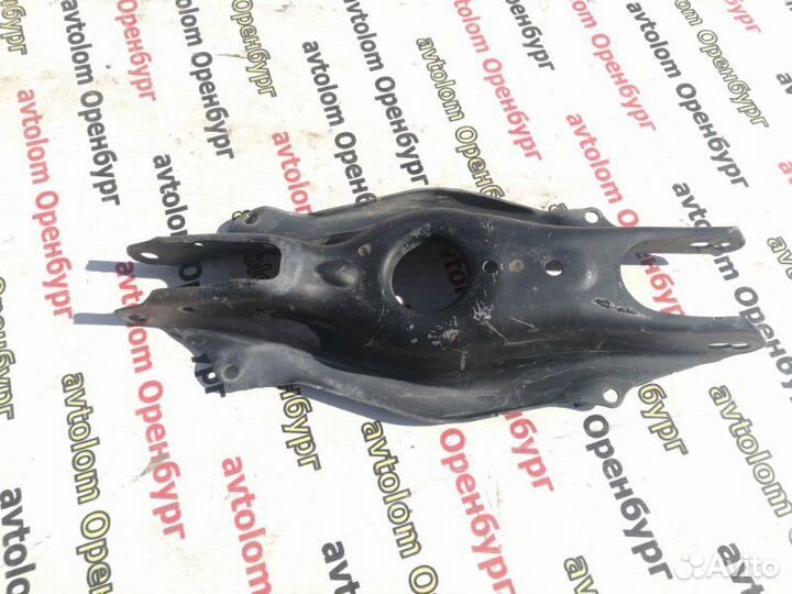 Балка задняя задняя левая Mercedes-Benz C-Class