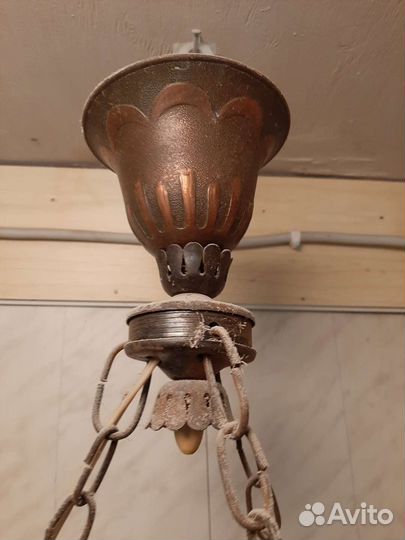 Люстра потолочная.светильник