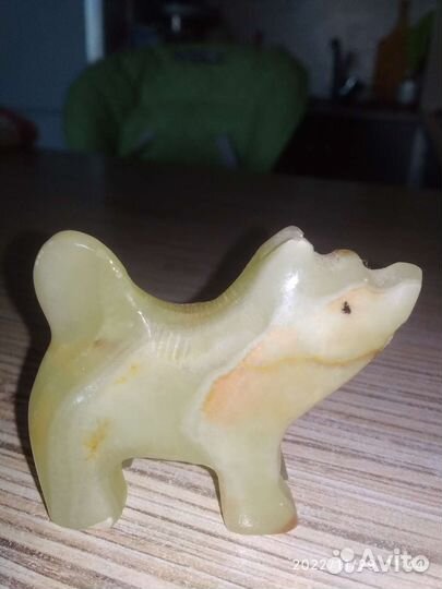 Фигурка собачки из природного камня СССР