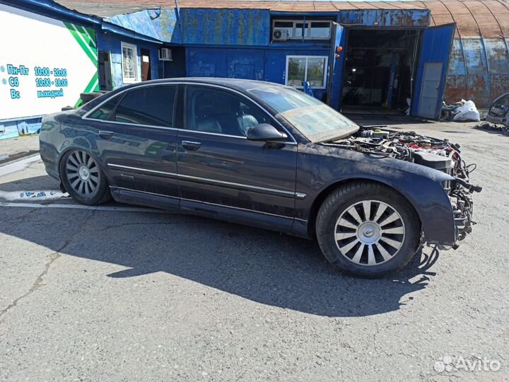 Накладка порога задняя левая Audi A8 4E0853995D. В