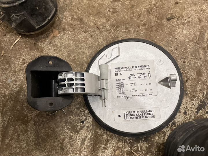 Opel vectra с лючок бензобака