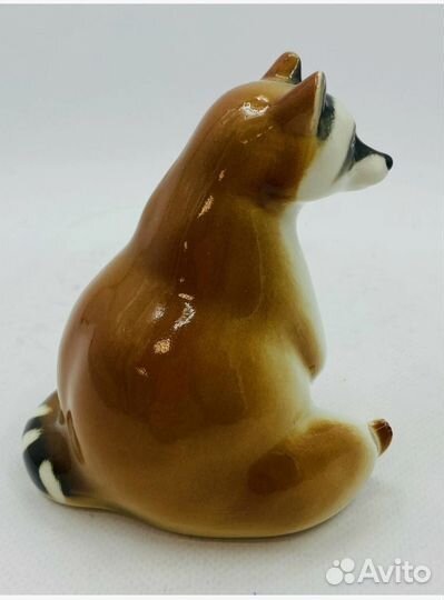 Фарфорова статуэтка 