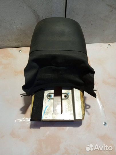 Кожух рулевой колонки Audi A4 B6 AVJ 2002