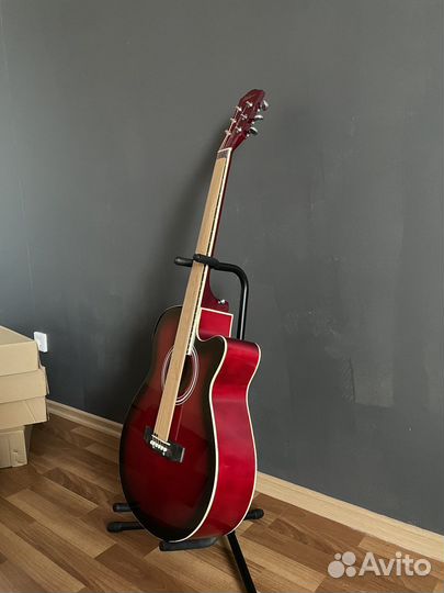 Красная акустическая гитара Elitaro