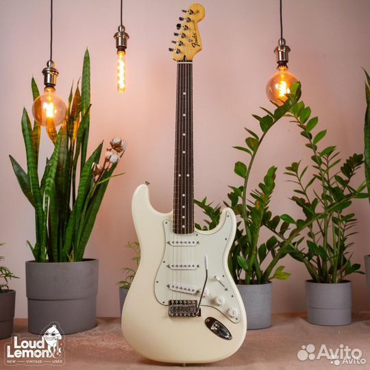 Fender Standard Stratocaster Arctic White 2014