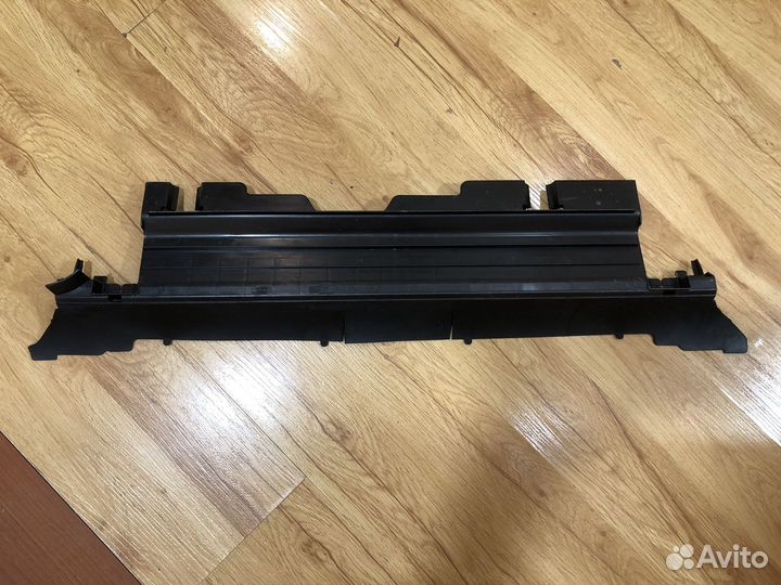 Воздуховод радиатора нижний Mercedes-Benz E-Class