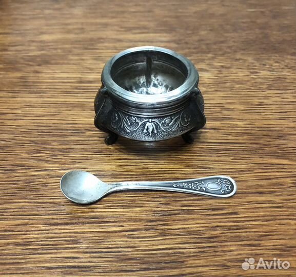 Солонка мельхиоровая с ложечкой