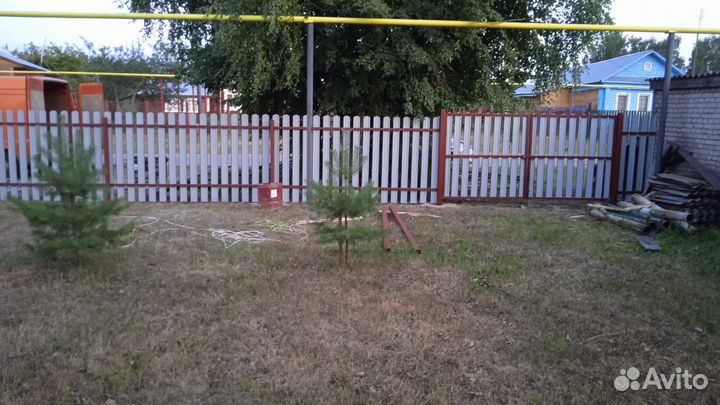 Забор из евроштакетника