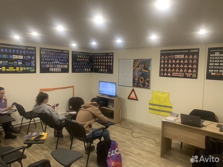 Инструктор по вождению