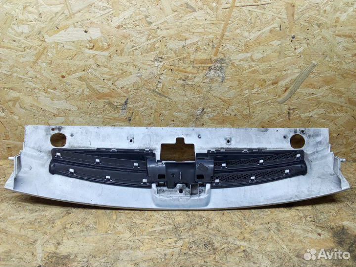 Решетка радиатора Peugeot Partner 2006