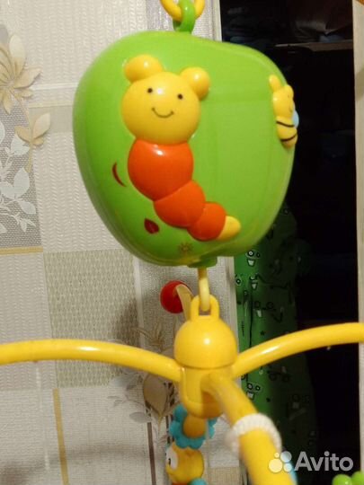 Музыкальная карусель на кроватку