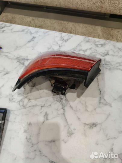 Стекло фонаря Ниссан Примера Р11