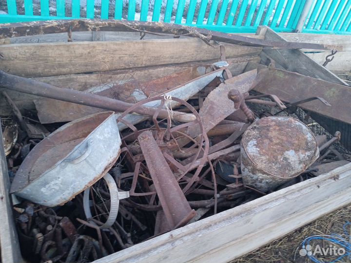 Продам металл 200-300 кг