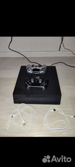 Игровая приставка ps4 pro