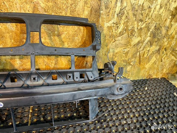 Рамка радиатора Bmw X5 E70 N52B30 AF 2008