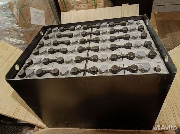 Тяговый аккумулятор для складской техники от производителя