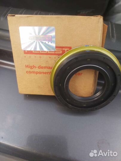 Сальник левого привода