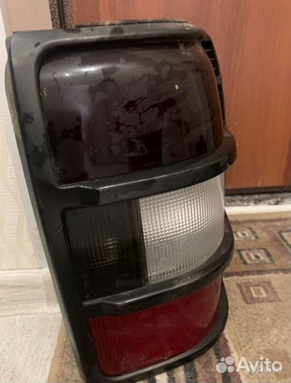 Фонарь задний правый mitsubishi pajero 2