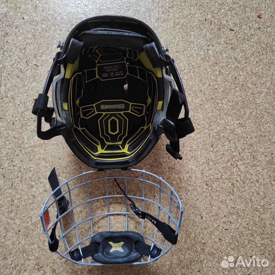 Шлем хоккейный