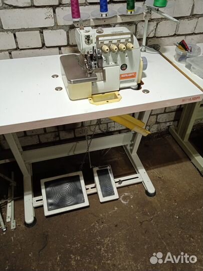 Оверлок промышленный 4-ниточный Siruba