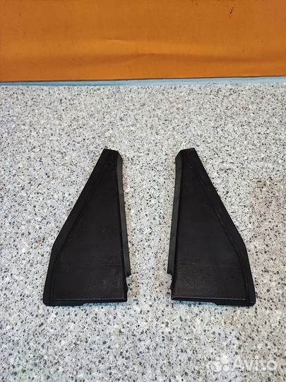 Треугольник задней двери Nissan Qashqai j10