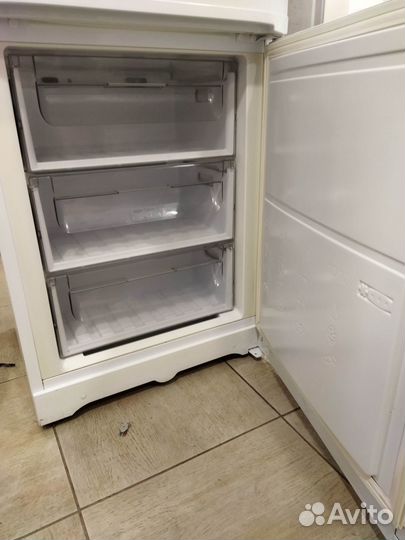 Холодильник Hotpoint ariston 185 см