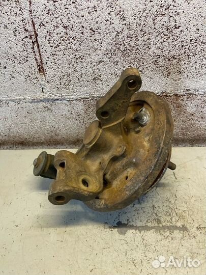 Поворотный кулак задний правый Hyundai Accent 2