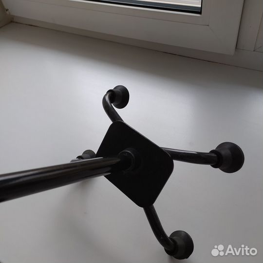 Трость на 4 ножках