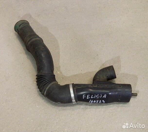 Патрубок воздушного фильтра Skoda Felicia