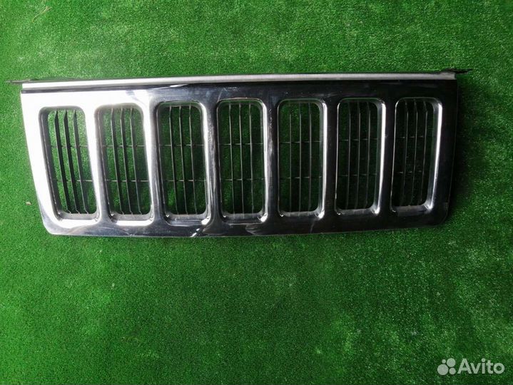 Решетка радиатора Jeep Commander XK 2005-2010