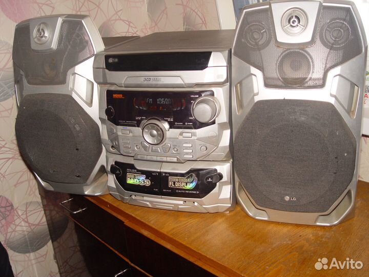 Музыкальный центр LG