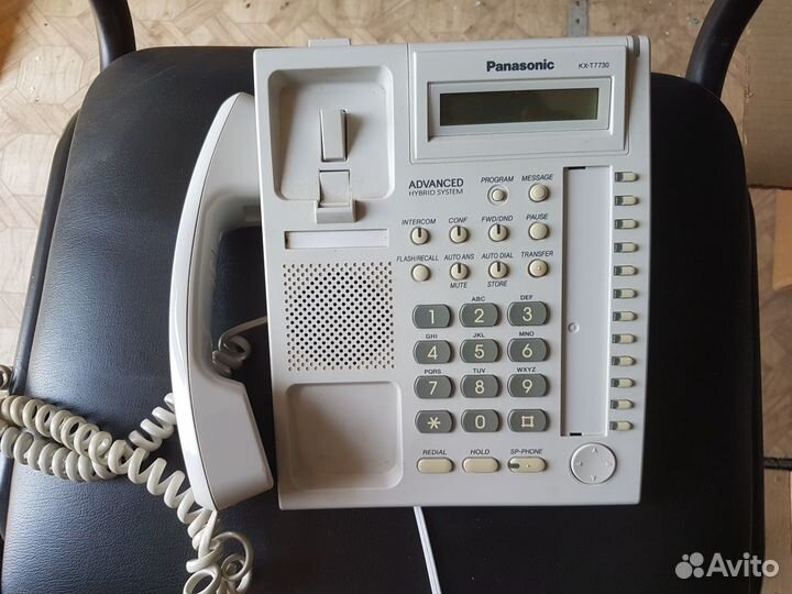 Системный телефон Panasonic KX-T7730 -3 шт