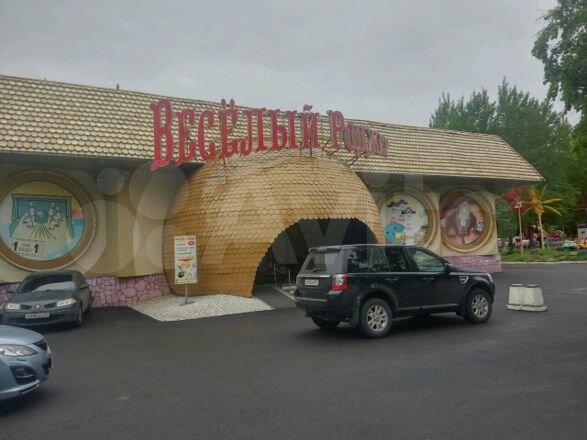 Продам торговое помещение, 292 м²