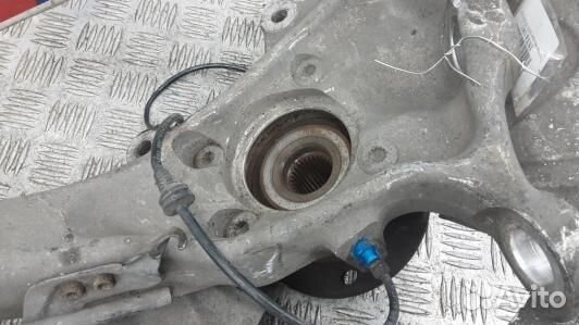 Ступица передняя левая BMW X5 E70 (1NT04N901)