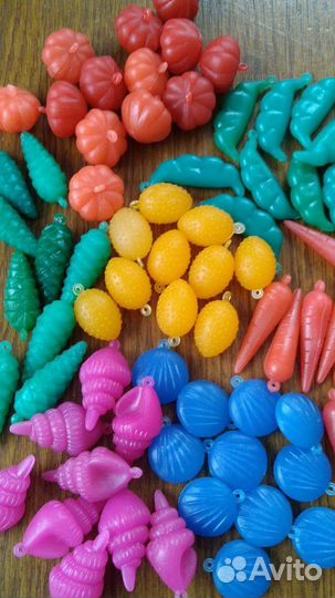 Ёлочные игрушки пластмассовые