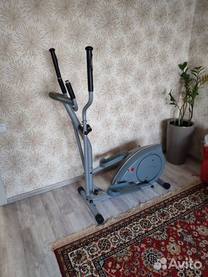 Эллиптический тренажер torneo