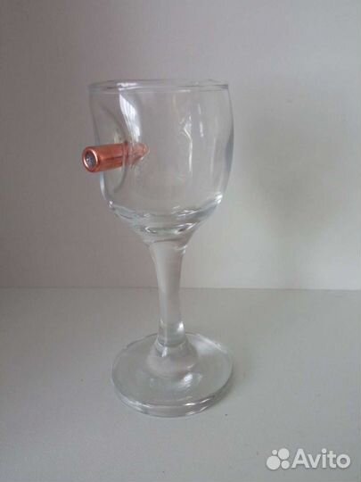 Непробиваемая рюмка с пулей