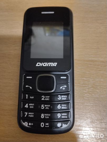 Кнопочный телефон digma в хорошем состояние