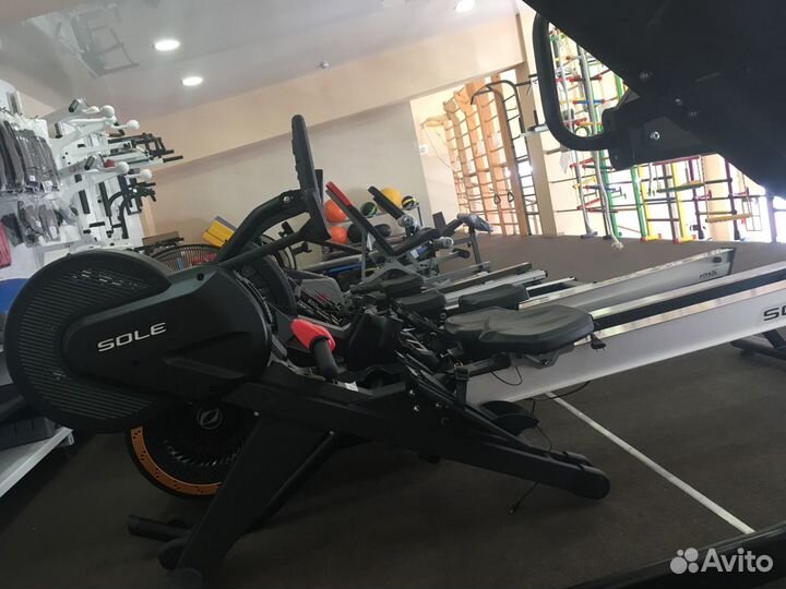 Гребной тренажер Sole SR500