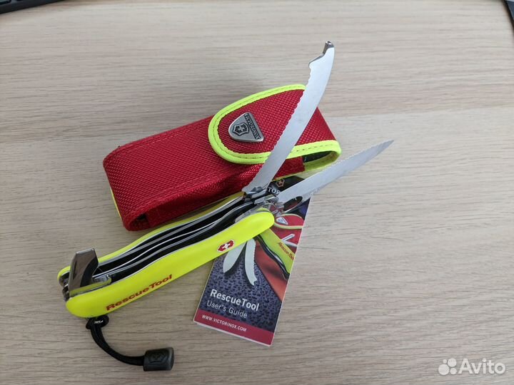 Нож Victorinox Rescue Tool