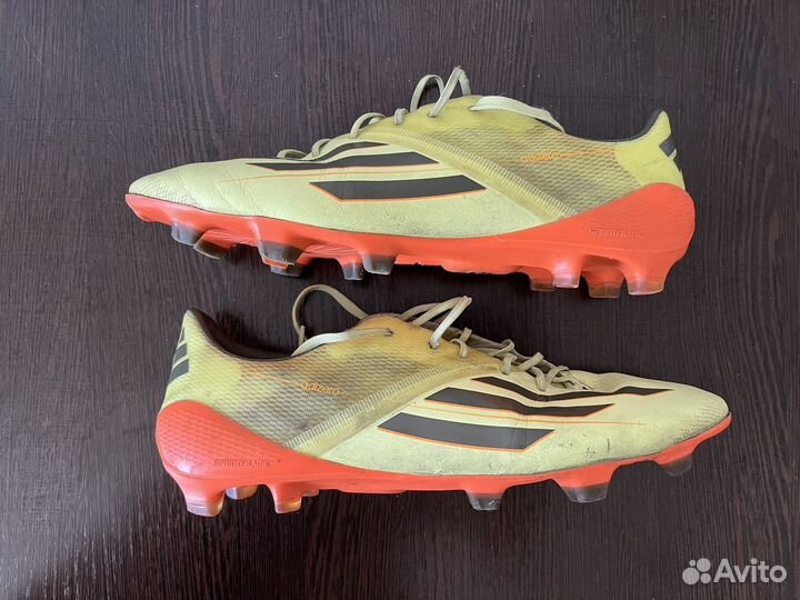 Футбольные бутсы