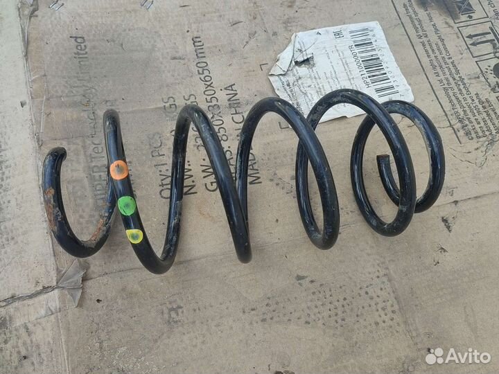 Фольксваген Пассат В 6 пружина передняя