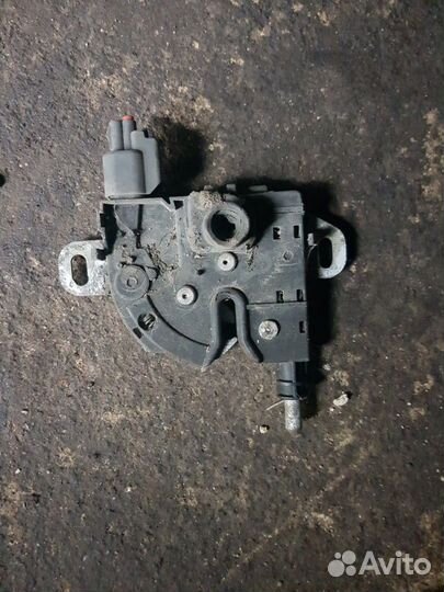 Замок Капота Ford Focus 2