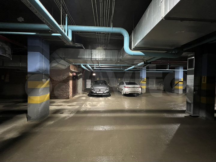 Машиноместо, 14 м²