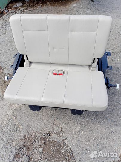 Третий ряд сидений mitsubishi pajero 4