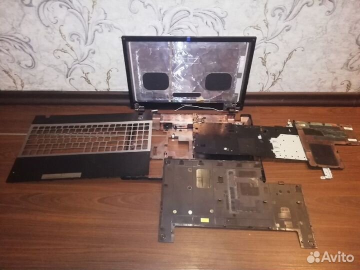 Ноутбук samsung NP305V5A разбор